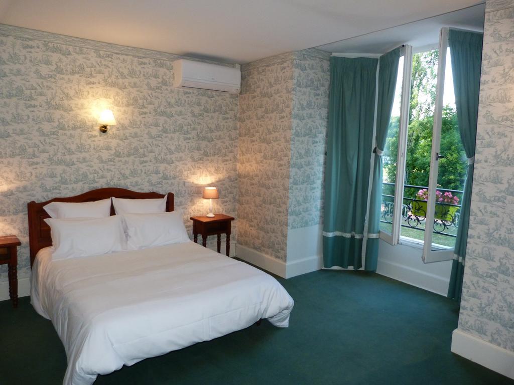 Logis Hotel Restaurant La Tour De Ciron Carmaux 客房 照片