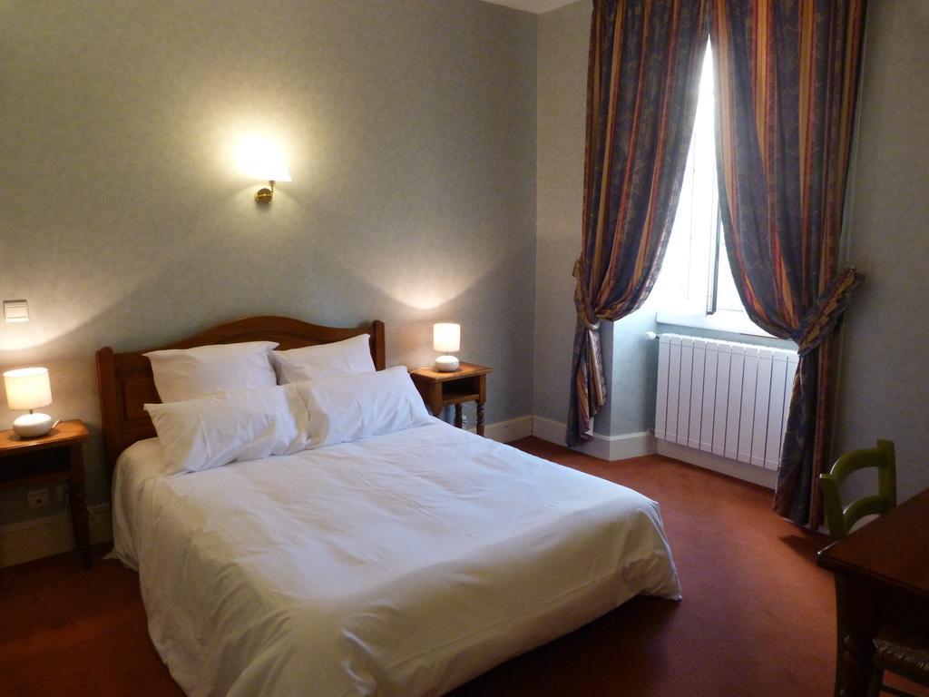 Logis Hotel Restaurant La Tour De Ciron Carmaux 客房 照片