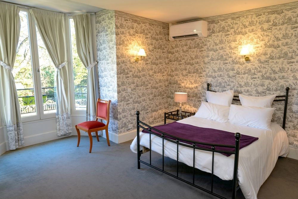 Logis Hotel Restaurant La Tour De Ciron Carmaux 外观 照片